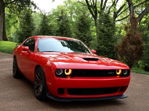 Used 2017 Dodge Challenger SRT Hellcat image 5