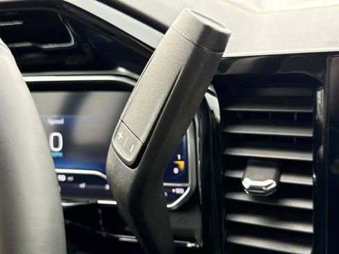 Used 2024 Chevrolet Silverado 1500 LT image 9