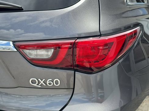 Used 2019 INFINITI QX60 Luxe w/ Essential Package FWD image 8
