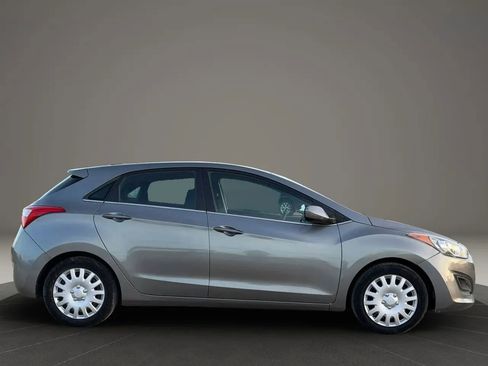 Used 2016 Hyundai Elantra GT FWD image 4