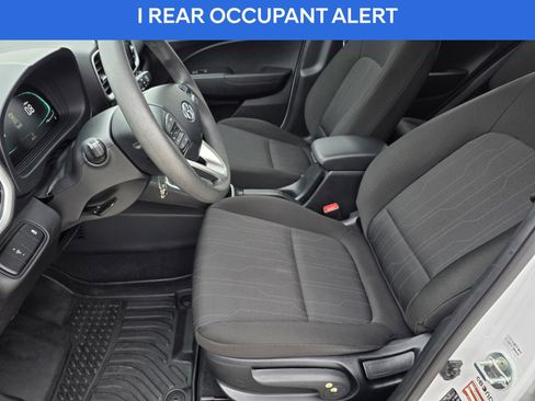 Certified 2023 Hyundai Venue SE image 12