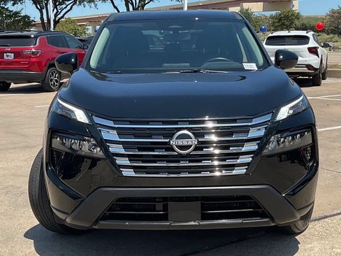 Certified 2026 Nissan Rogue SV AWD/4WD image 2