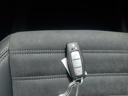 New 2026 Mitsubishi Outlander LE AWD/4WD image 28