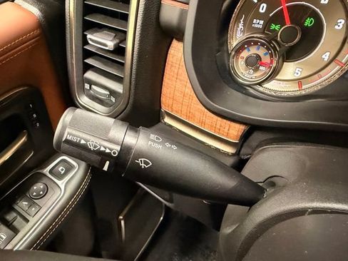 Used 2022 RAM 2500 Limited AWD/4WD image 37