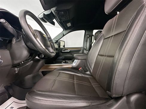 Used 2024 Chevrolet Silverado 2500 High Country image 11