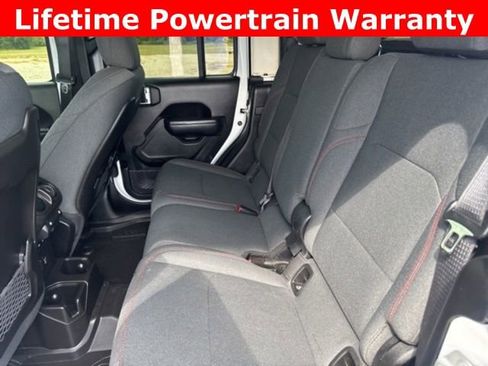 Used 2024 Jeep Gladiator Rubicon w/ Technology Group image 23