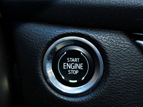 Used 2024 Cadillac XT4 Premium Luxury image 24