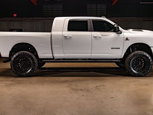 Used 2026 RAM 2500 Laramie w/ Night Edition AWD/4WD image 11