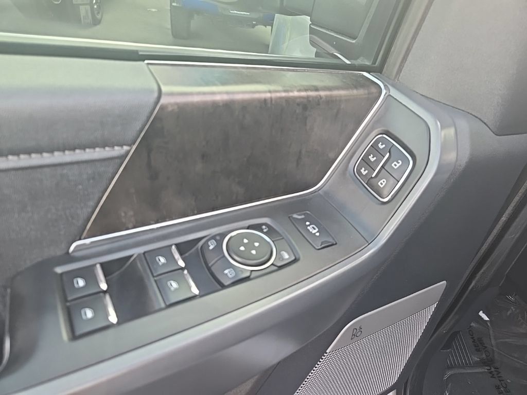 Used 2024 Ford F350 Lariat w/ Lariat Ultimate Package AWD/4WD image 10