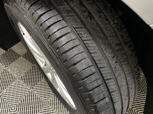 Certified 2019 Chevrolet Equinox LT image 44