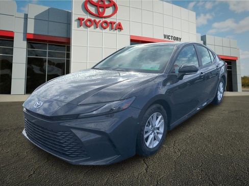 Used 2025 Toyota Camry LE FWD image 7