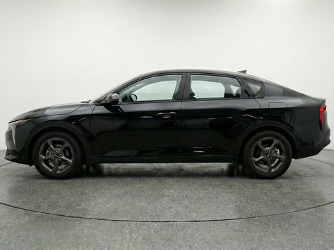 Used 2025 Kia K4 LXS image 5