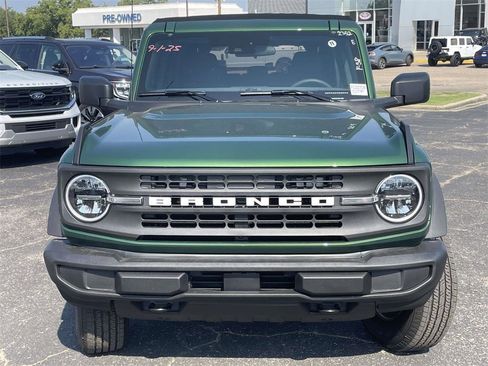 New 2025 Ford Bronco Base image 8