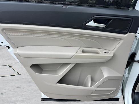 Used 2021 Volkswagen Atlas SE FWD image 24