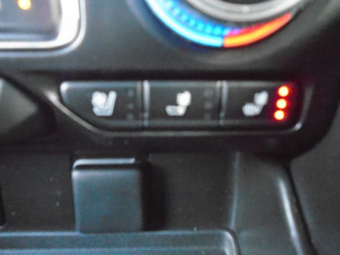 Used 2023 GMC Yukon SLT AWD/4WD image 69