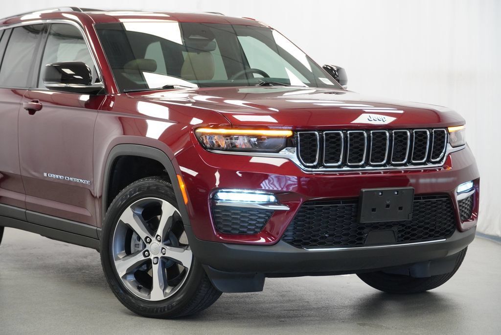 Used 2022 Jeep Grand Cherokee Limited 4xe AWD/4WD image 6