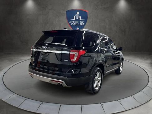 Used 2017 Ford Explorer XLT w/ Equipment Group 202A AWD/4WD image 5