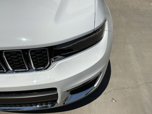 Used 2023 Jeep Grand Cherokee L Limited image 6