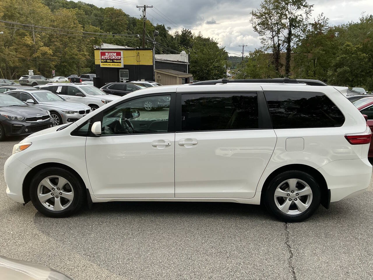 Used 2017 Toyota Sienna LE FWD image 10