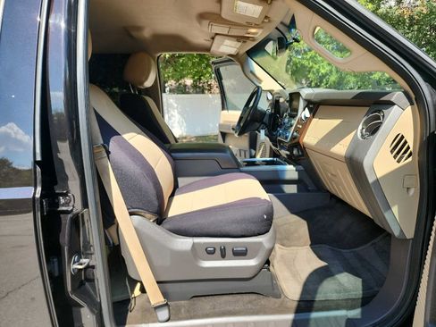 Used 2014 Ford F250 Lariat w/ Lariat Interior Package image 38