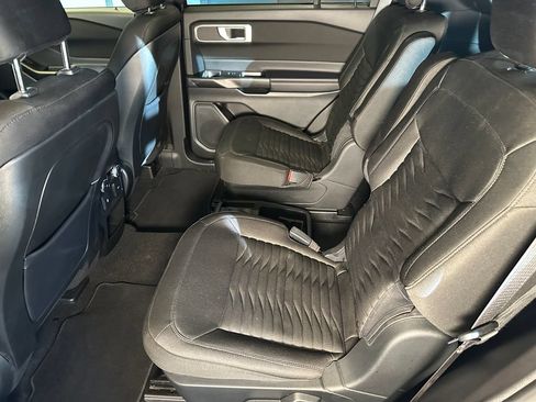 Used 2020 Ford Explorer XLT w/ Comfort Package AWD/4WD image 21