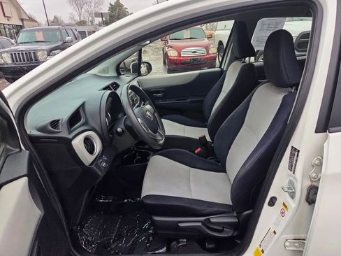 Used 2013 Toyota Yaris LE image 2