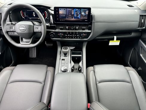 New 2026 Nissan Pathfinder SL image 3