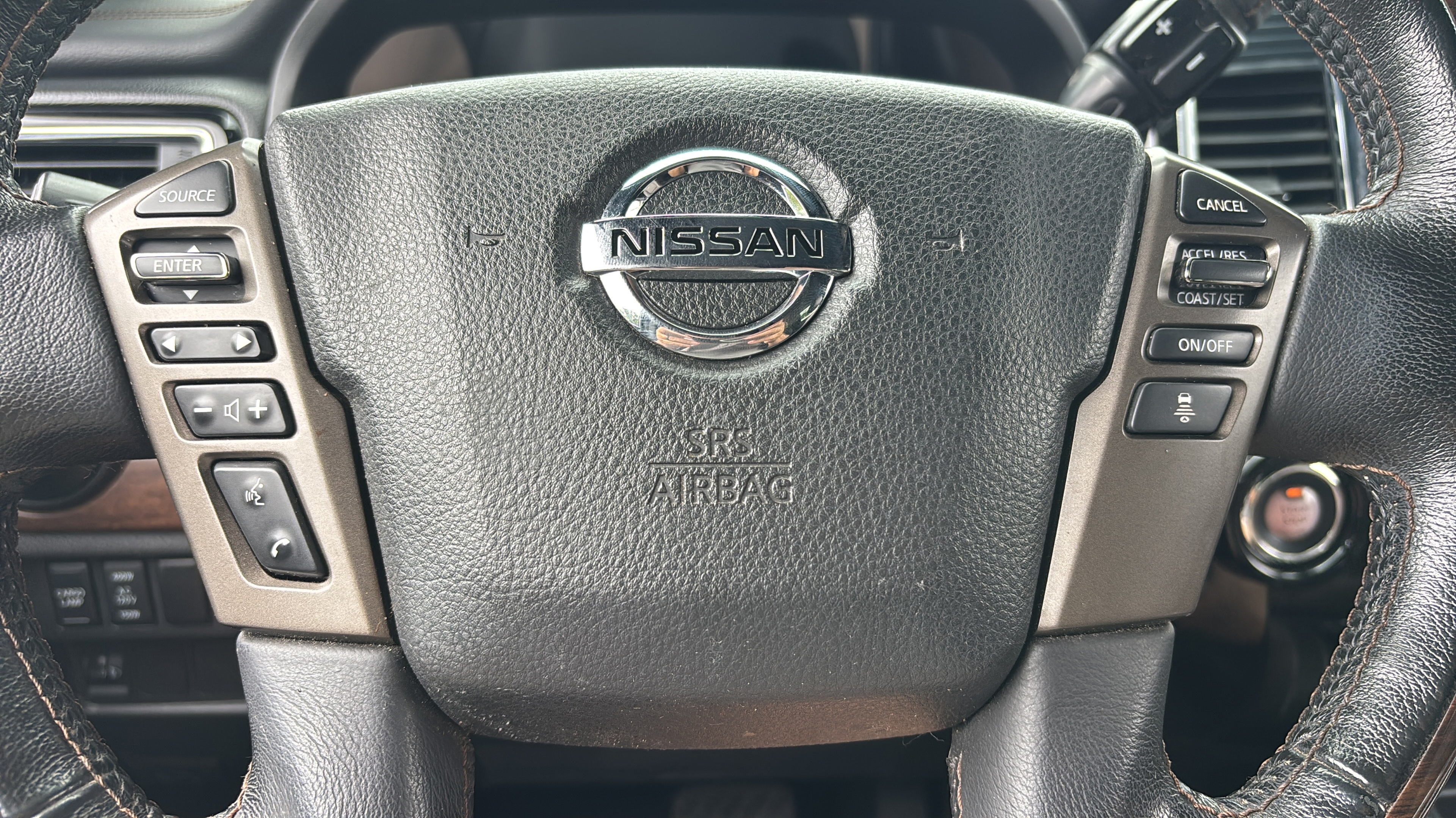 Used 2021 Nissan Titan Platinum Reserve RWD image 29