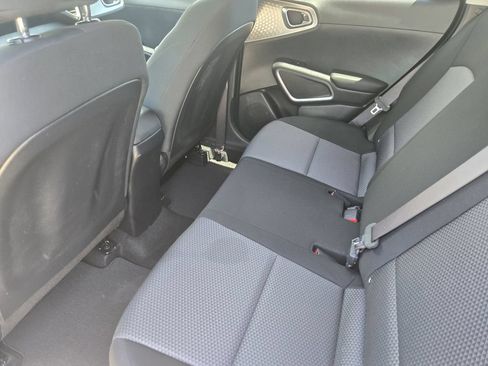 Used 2025 Kia Soul LX w/ LX Technology Package FWD image 29