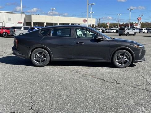 New 2025 Kia K4 LXS image 8