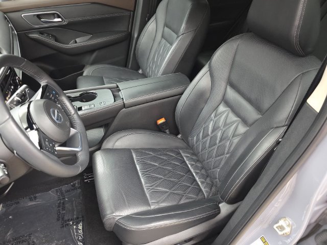 Used 2021 Nissan Rogue Platinum FWD image 15