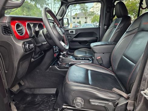 Used 2019 Jeep Wrangler Unlimited Rubicon AWD/4WD image 14