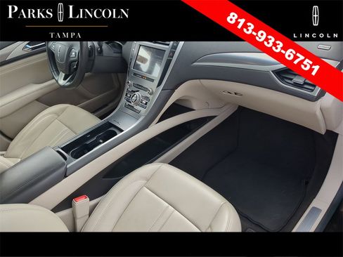 Used 2020 Lincoln MKZ w/ Convenience Package image 11