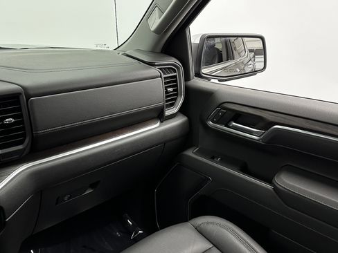 Used 2026 GMC Sierra 1500 SLT RWD image 30