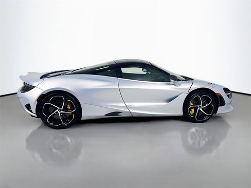 Used 2024 McLaren 750S image 8