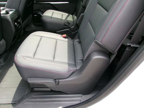 Used 2026 Chevrolet Traverse Z71 w/ Enhanced Driving Package AWD/4WD image 13