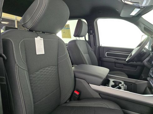 New 2026 RAM 3500 Big Horn AWD/4WD image 36