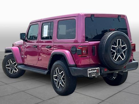 Used 2024 Jeep Wrangler Unlimited Sahara w/ Technology Group AWD/4WD image 11