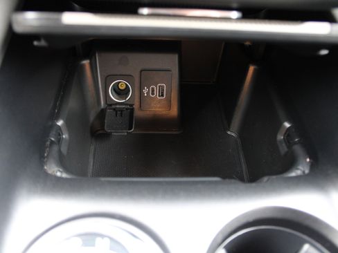 Used 2025 Ford Explorer Active image 25