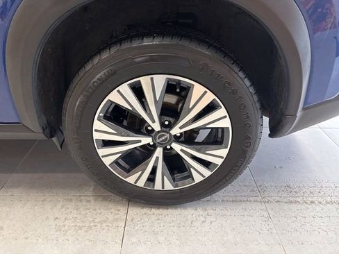 Used 2023 Nissan Rogue SV image 14