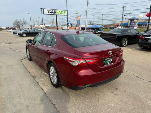 Used 2020 Toyota Camry LE image 8