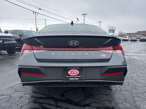 Used 2025 Hyundai Elantra Sport FWD image 7