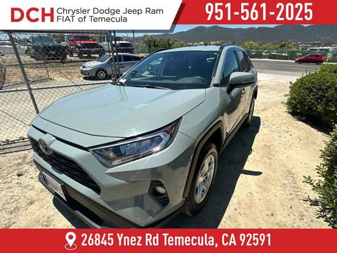 Used 2021 Toyota RAV4 XLE w/ Carpet Mat Package (TMS) FWD image 1