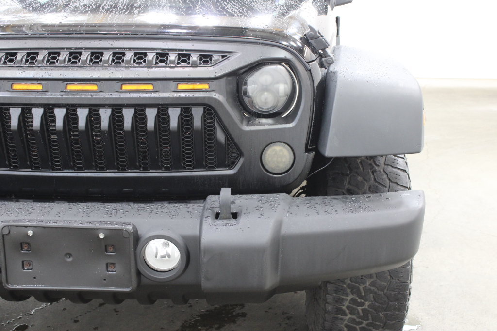 Used 2013 Jeep Wrangler Sport AWD/4WD image 8