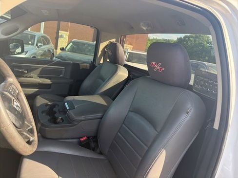 Used 2019 RAM 1500 Express RWD image 11