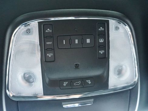 Certified 2019 Jeep Grand Cherokee Limited w/ Luxury Group II image 45