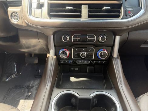 Used 2023 GMC Yukon XL SLT w/ SLT Luxury Package RWD image 11