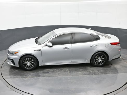 Used 2020 Kia Optima LX image 36