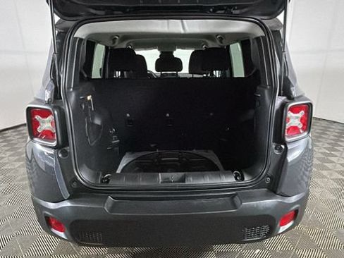 Used 2023 Jeep Renegade Latitude AWD/4WD image 27