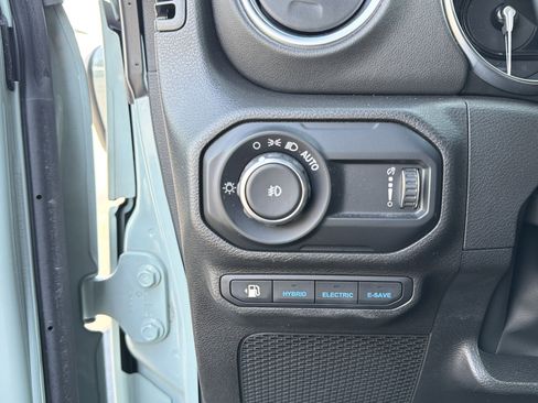 Used 2023 Jeep Wrangler Unlimited Sahara w/ Cold Weather Group AWD/4WD image 23